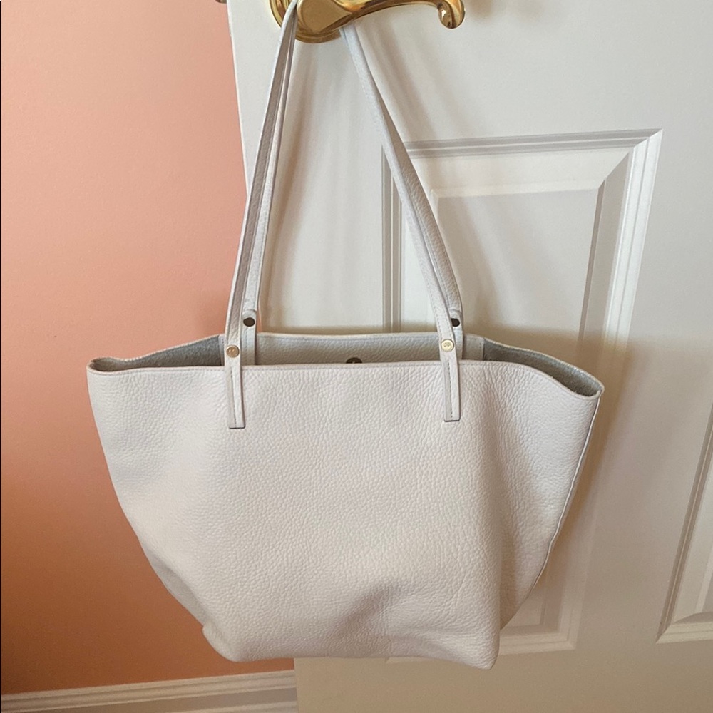 REDuCED PriCE. Gigi New York off white pebble grain leather tote bag